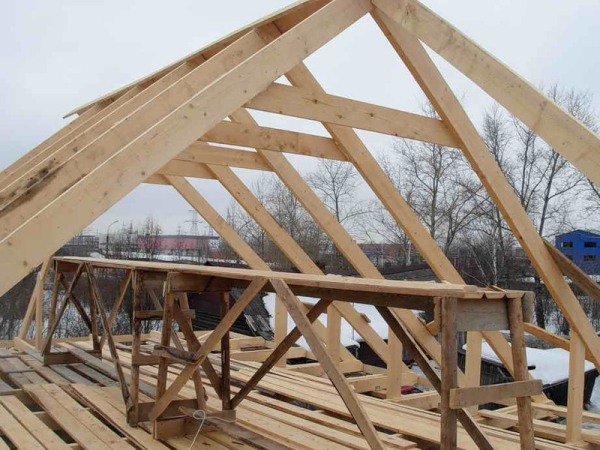 Стропильная система четырехскатной крыши
