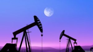 Добыча и уровень запасов нефти и нефтепродуктов США